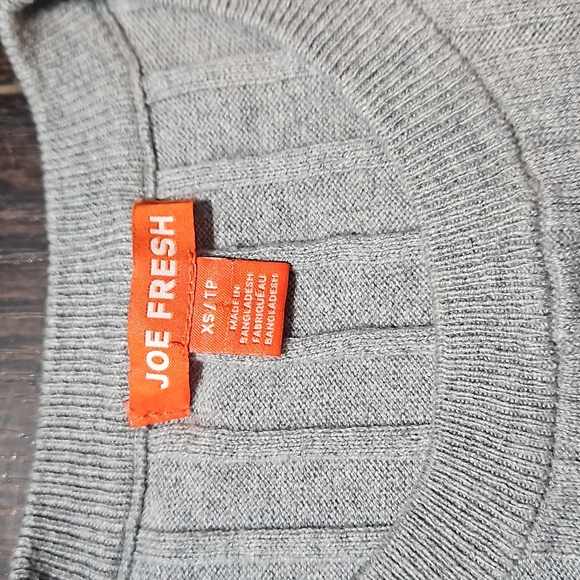 3/$20-Grey Ribbed Knit Sleeveless Vest Top, XS - Picture 6 of 10